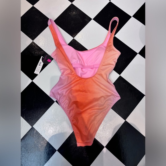 No Boundaries Women's Scoop Neckline Swimsuit - Picture 2 of 3